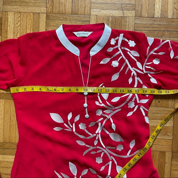 Excellent Thawb Red with Flower Embroidery - Picture 6 of 10